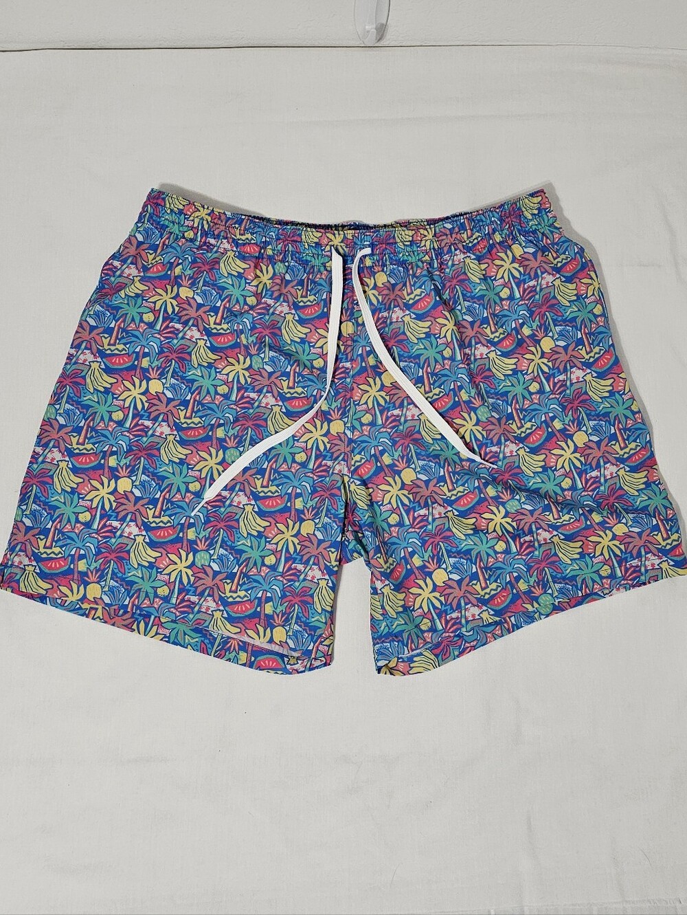 Chubbies XXL 5.5” Swim Trunks Tropical Resort Print Lined Shorts
